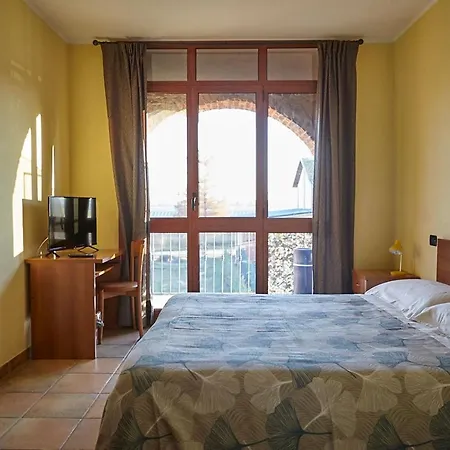 Al Casale Bed & Breakfast Cherasco